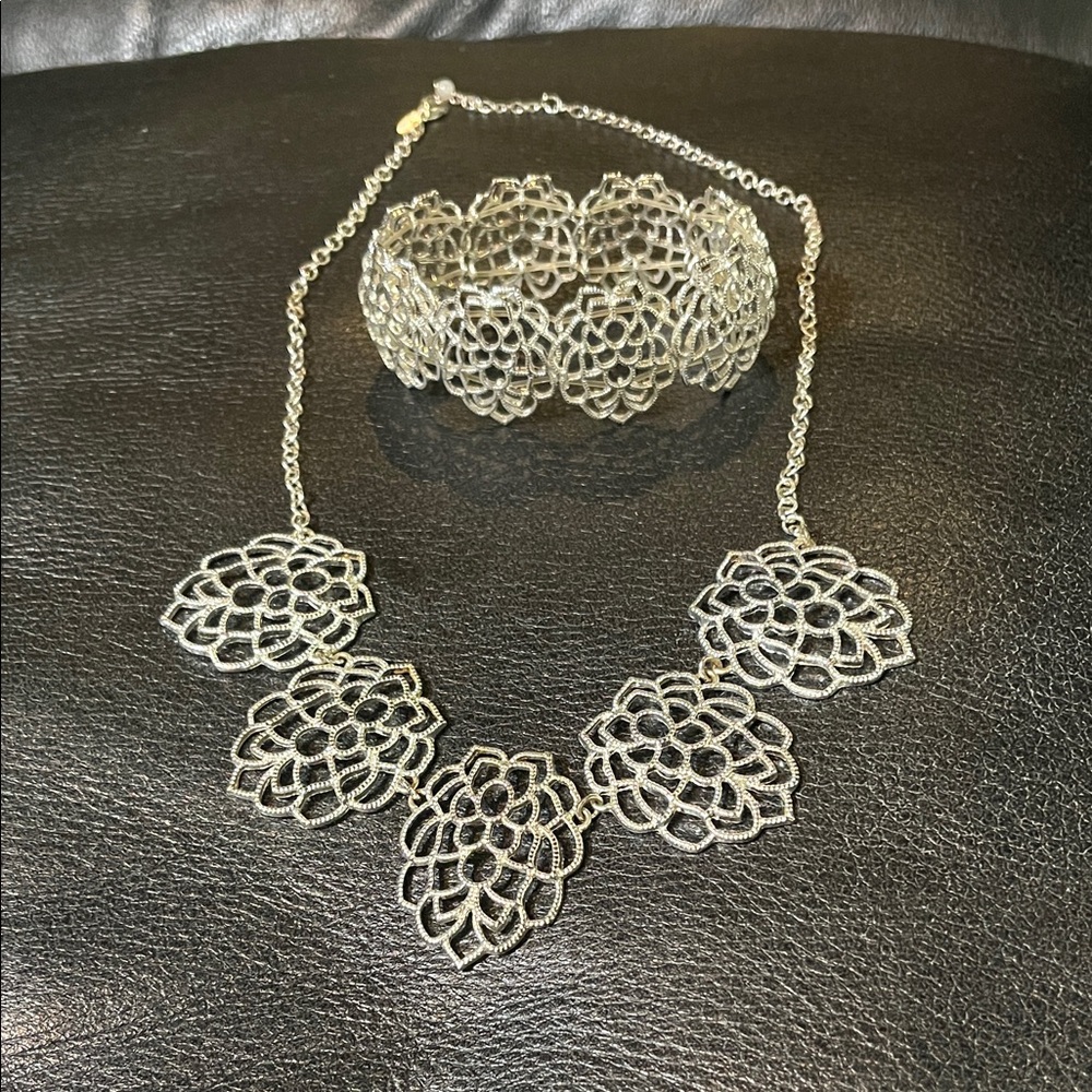Avon Monarch Petals Necklace and Bracelet Set